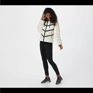 Quilted Pearlized White Puffer Jacket Women’s Large